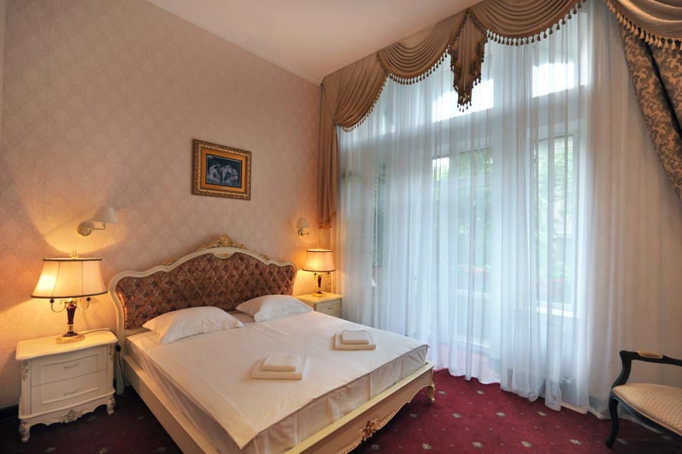 Bed, Decorative detail, Bedroom