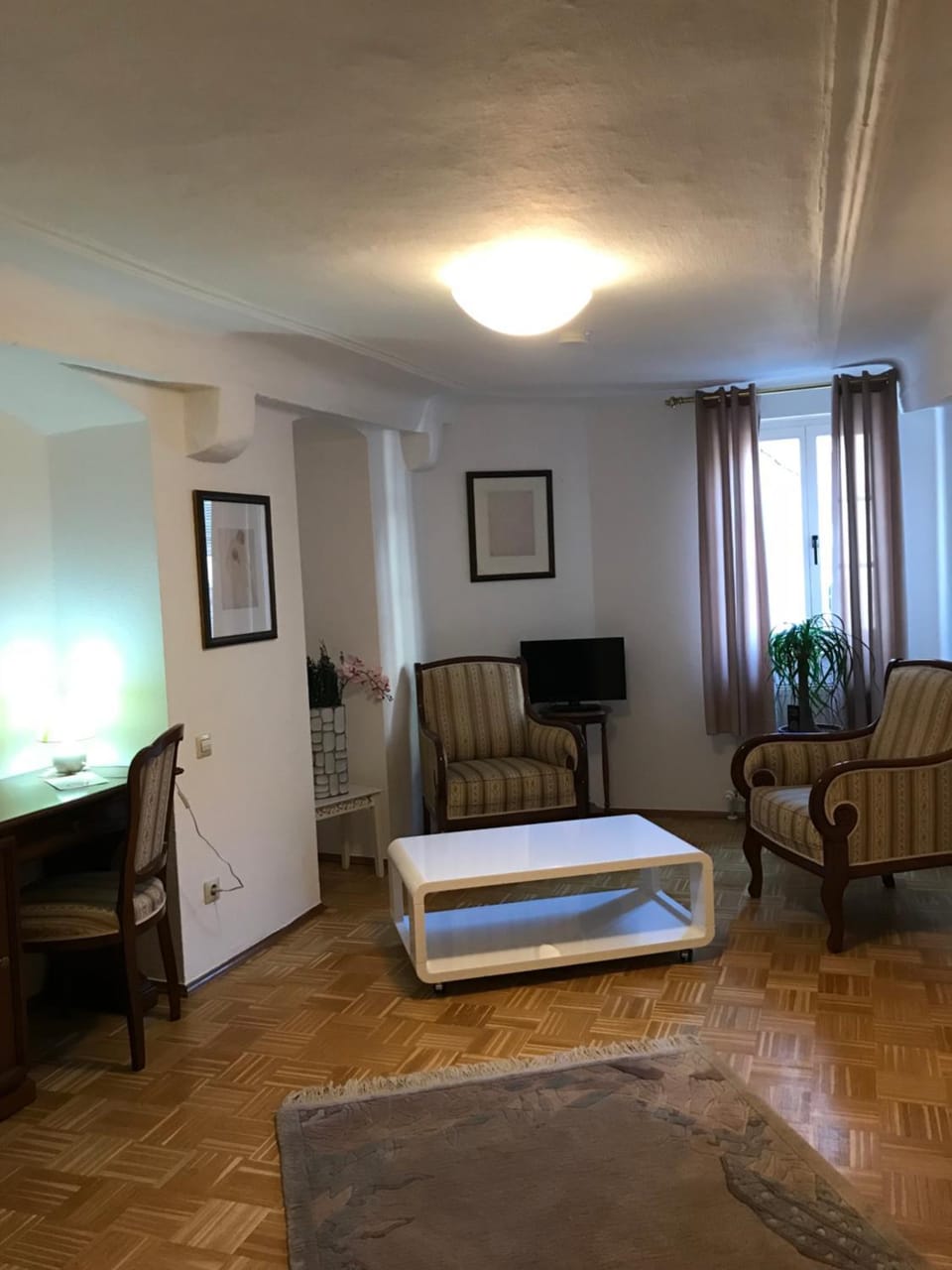 Living room, Seating area, Landmark view