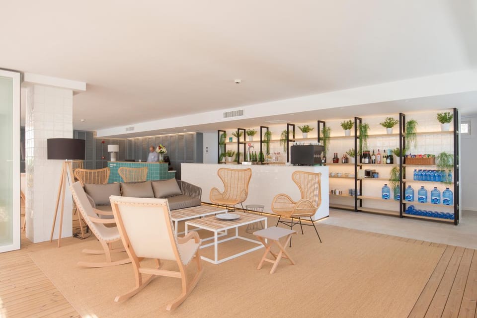 Lounge or bar