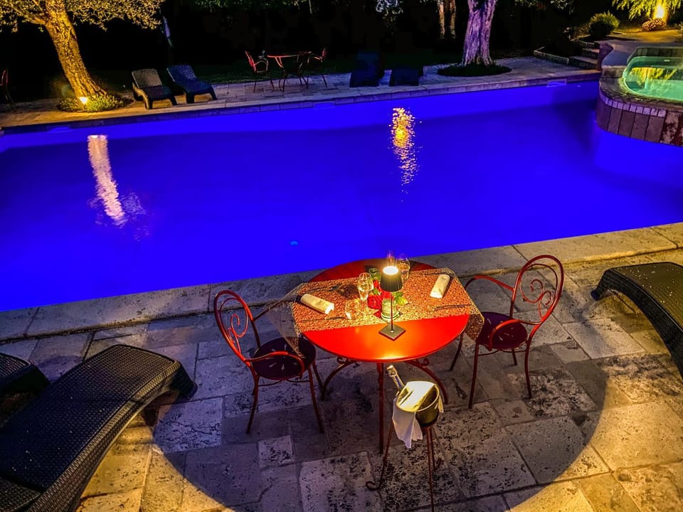 Swimming pool, Dinner