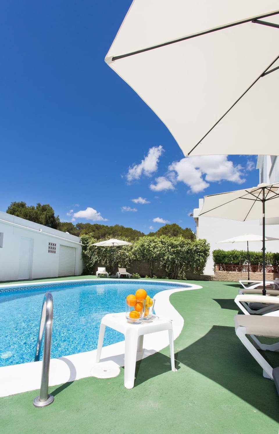Swimming pool, Swimming pool