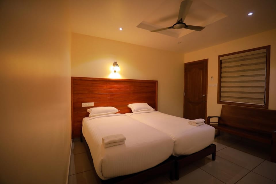 Roses Inn Fortkochi Hotel in Kochi