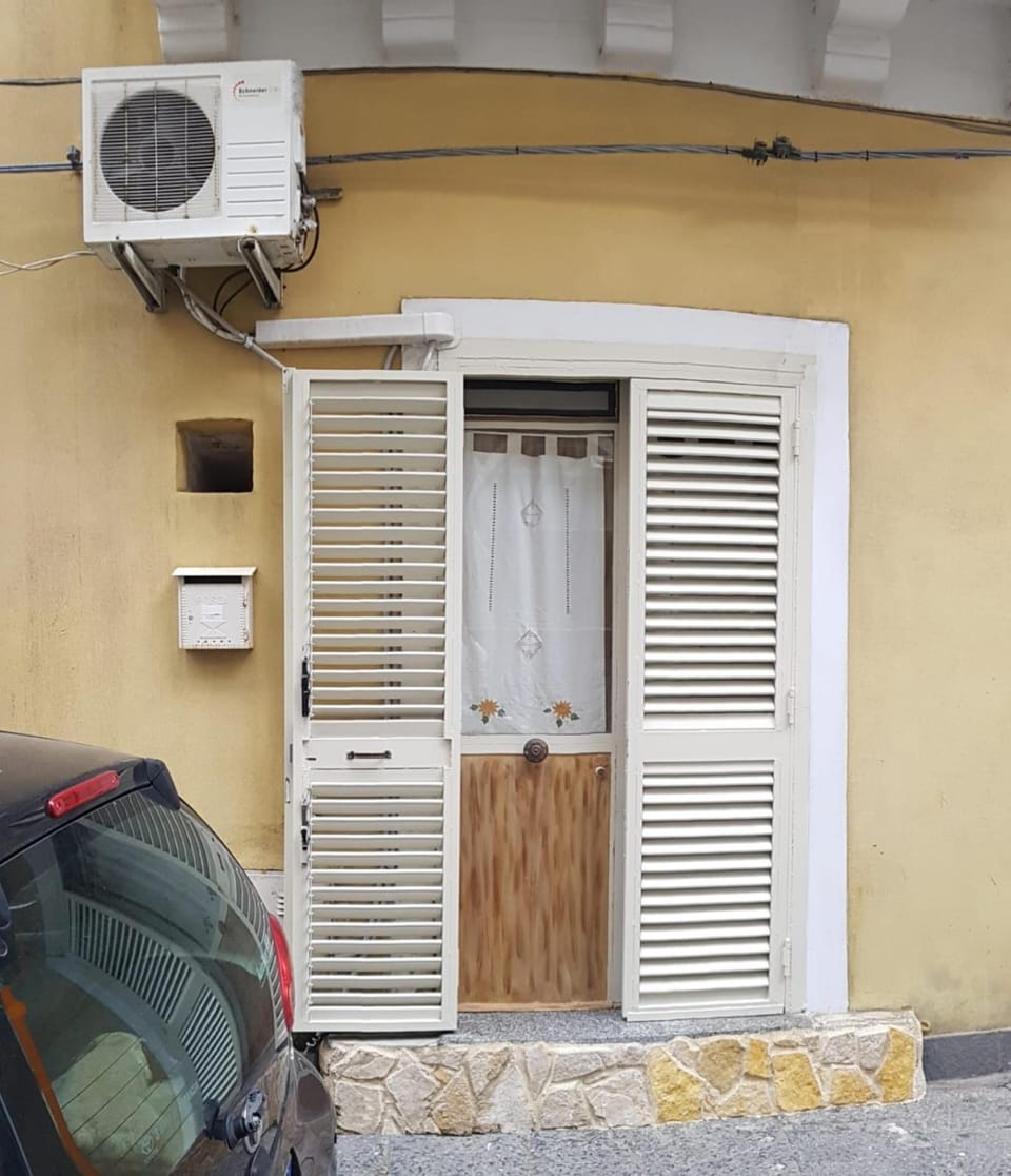 Giovanni s little house Apartment in Catania