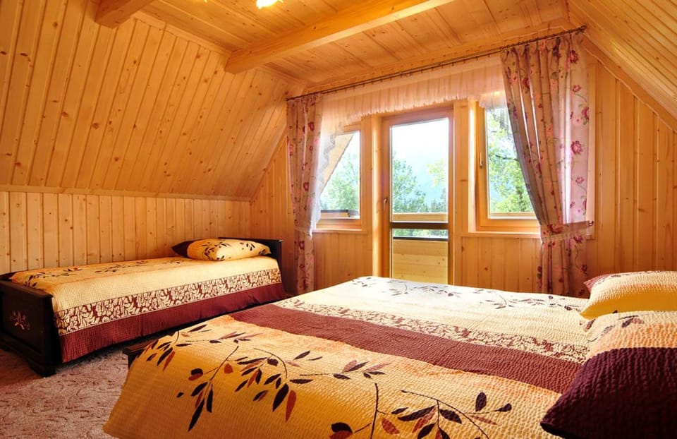 Szałas pod Limbą Nature lodge in Lesser Poland Voivodeship