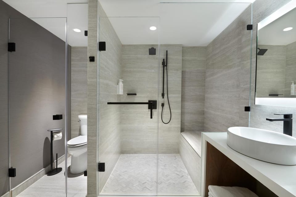 Shower, Toilet, Bathroom, towels