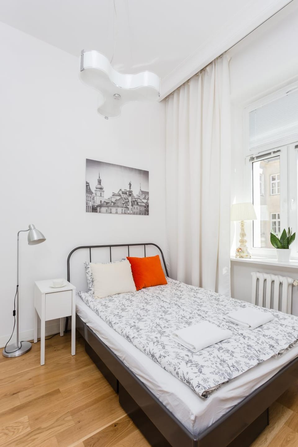 Property building, Bed, Bedroom