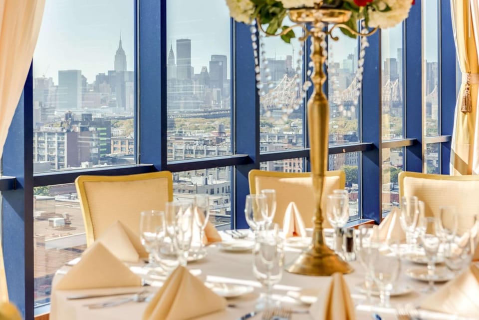 Restaurant/places to eat, Banquet/Function facilities, Dining area, On site