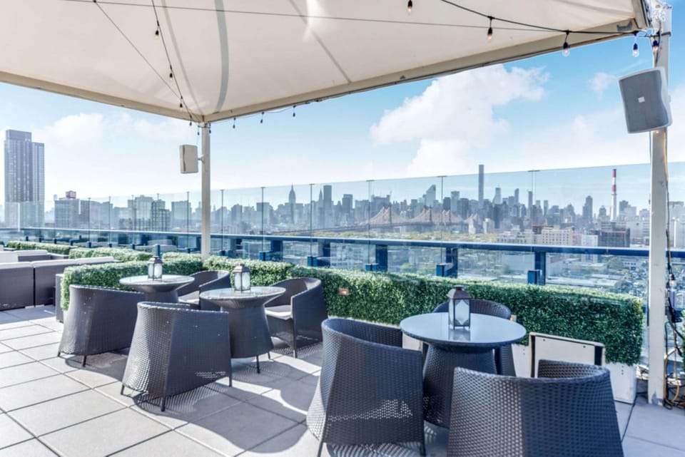 Patio, Restaurant/places to eat, On site