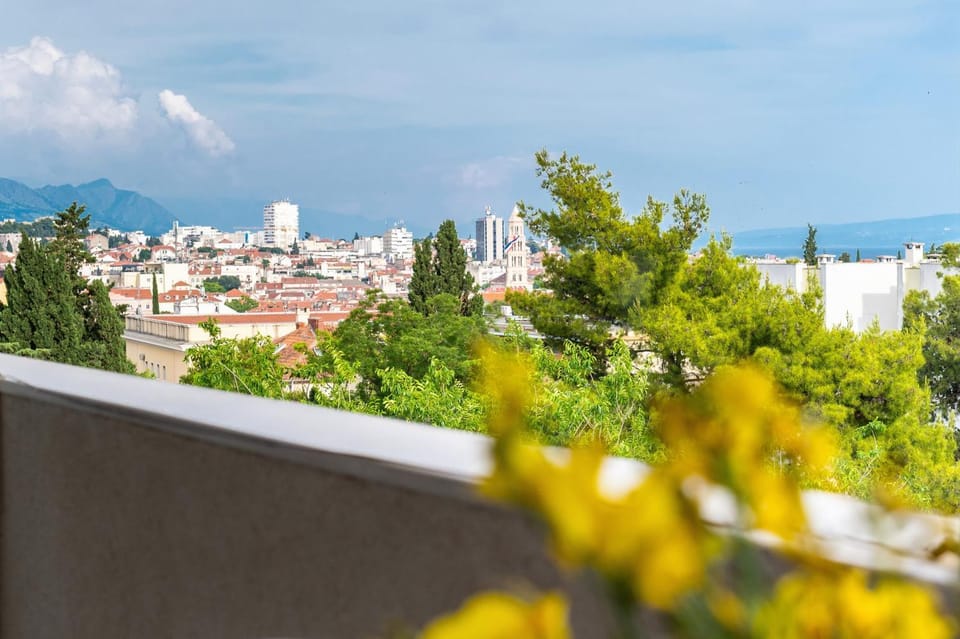 Day, Natural landscape, Balcony/Terrace, City view, Sea view