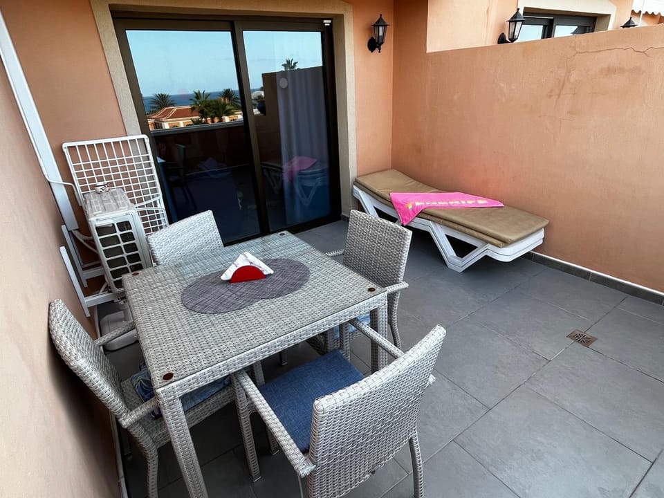 Patio, Balcony/Terrace, sunbed