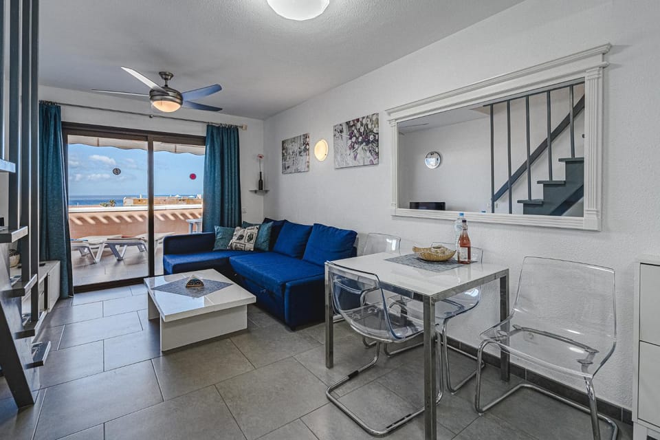 Living room, Sea view