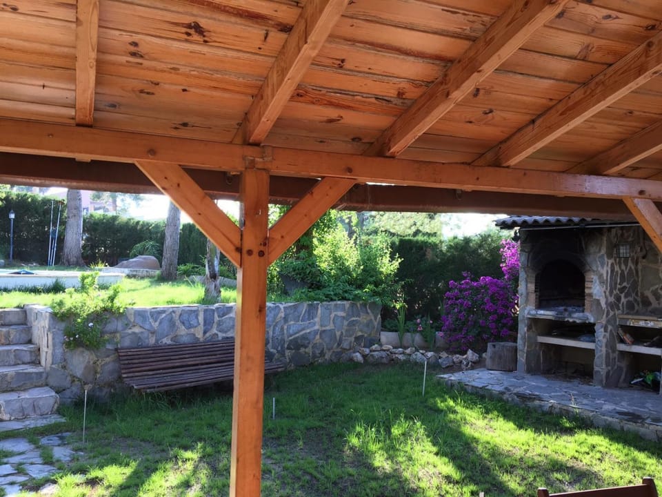 BBQ facilities, Balcony/Terrace, Garden view
