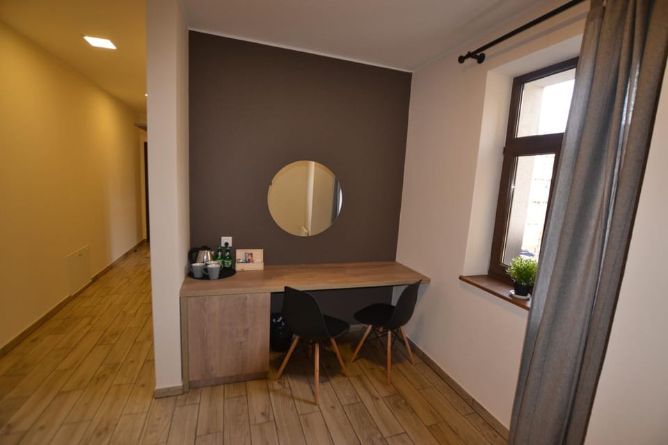 Coffee/tea facilities, Photo of the whole room, Drinks