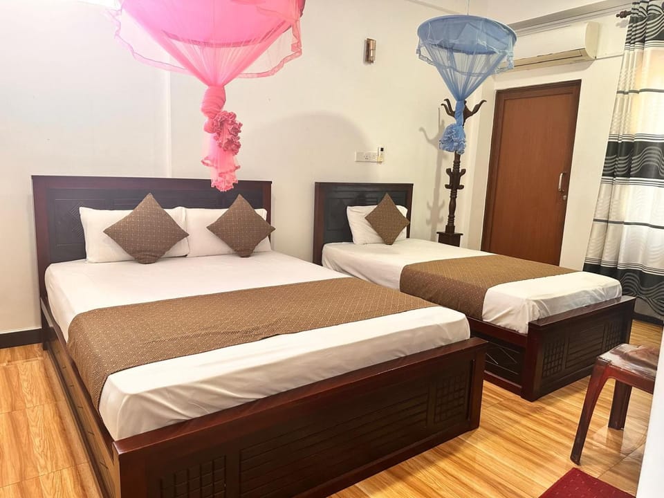 Holiday Villa Bed and Breakfast in Sri Lanka