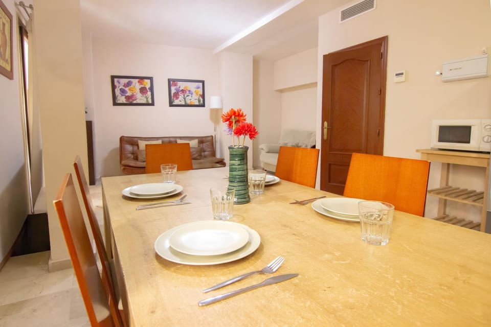 Living room, Seating area, Dining area
