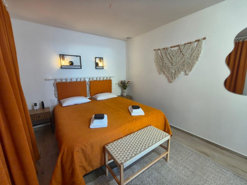 Bed, Photo of the whole room, towels