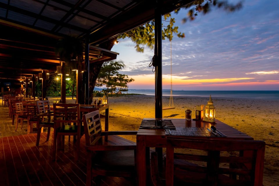 Restaurant/places to eat, Beach, Sea view