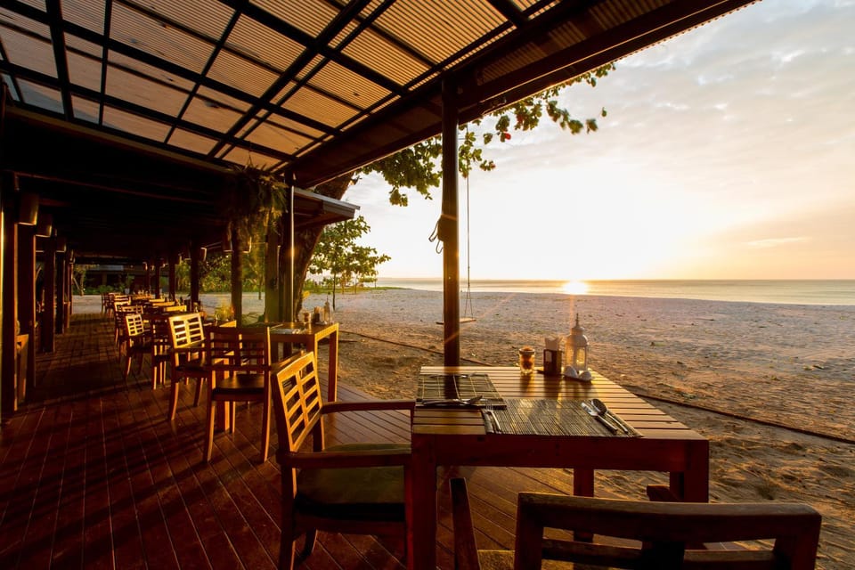 Restaurant/places to eat, Beach, Sea view