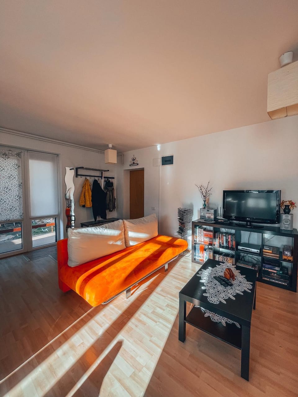 Communal lounge/ TV room, TV and multimedia, Living room