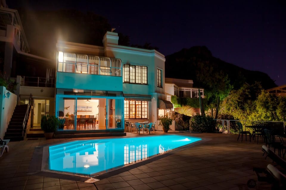 Property building, Patio, Facade/entrance, Balcony/Terrace, Lounge or bar, Mountain view, Swimming pool