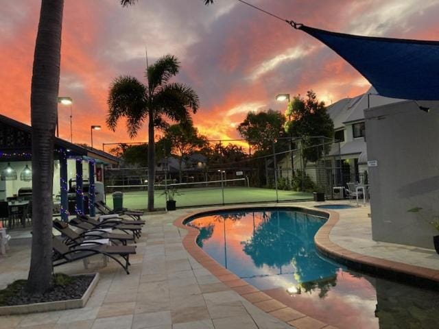 Swimming pool, Sunset, sunbed