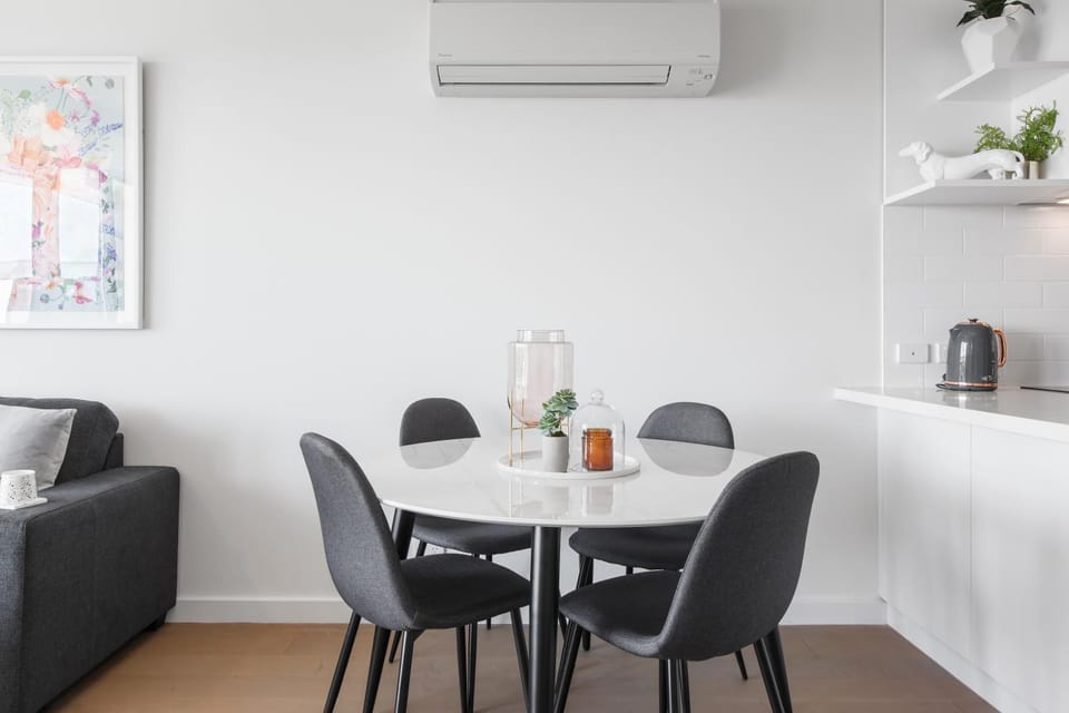 Ilixir Apartments by Ready Set Host Apartment in Cheltenham