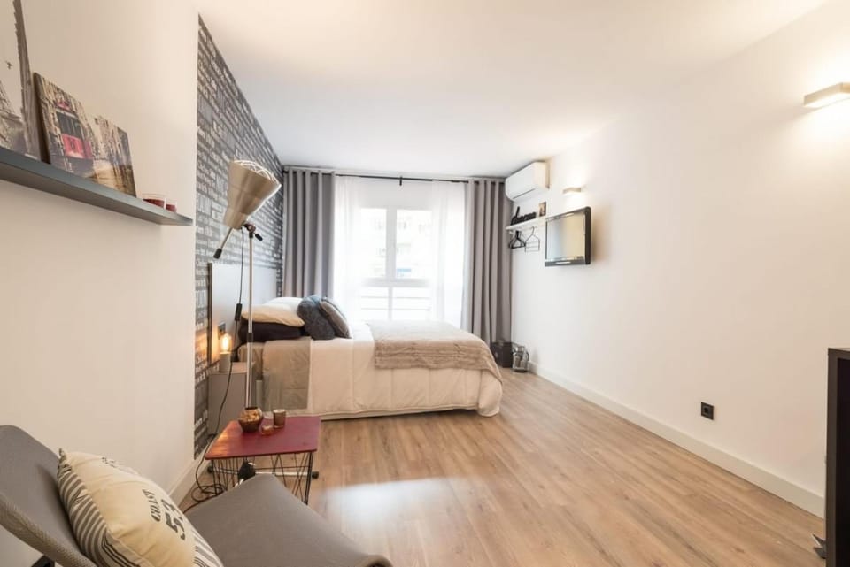 Living room, Photo of the whole room