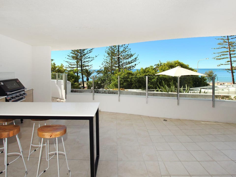 BBQ facilities, Balcony/Terrace, Dining area, Sea view