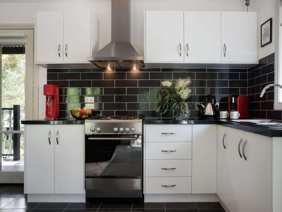Cottage 4A - sweet retreat with spa in Daylesford House in Daylesford