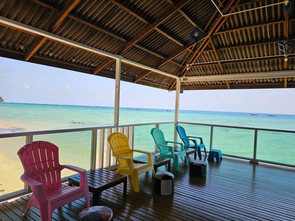Natural landscape, Seating area, Dining area, Sea view