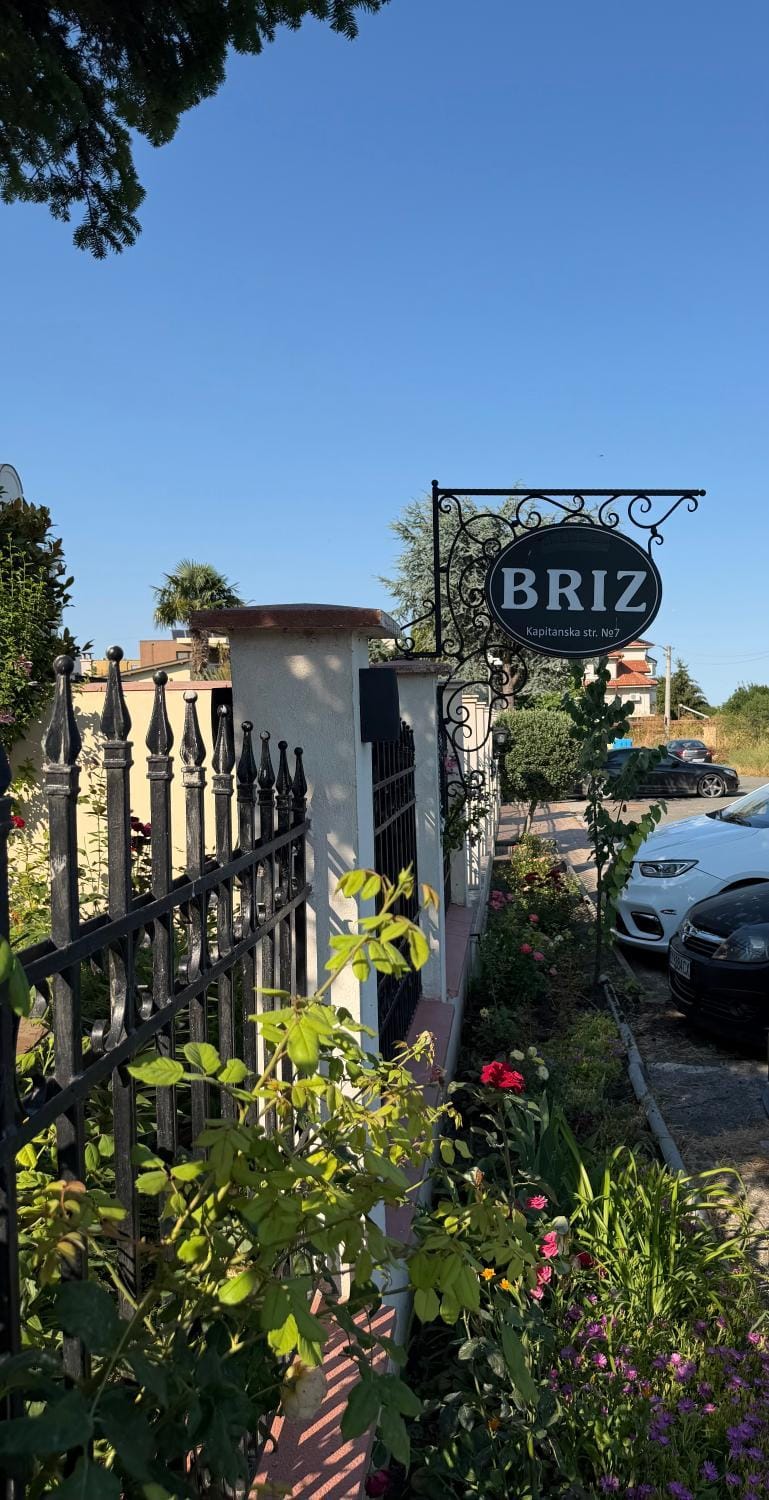 HOTEL BRIZ - Free Parking Hotel in Burgas