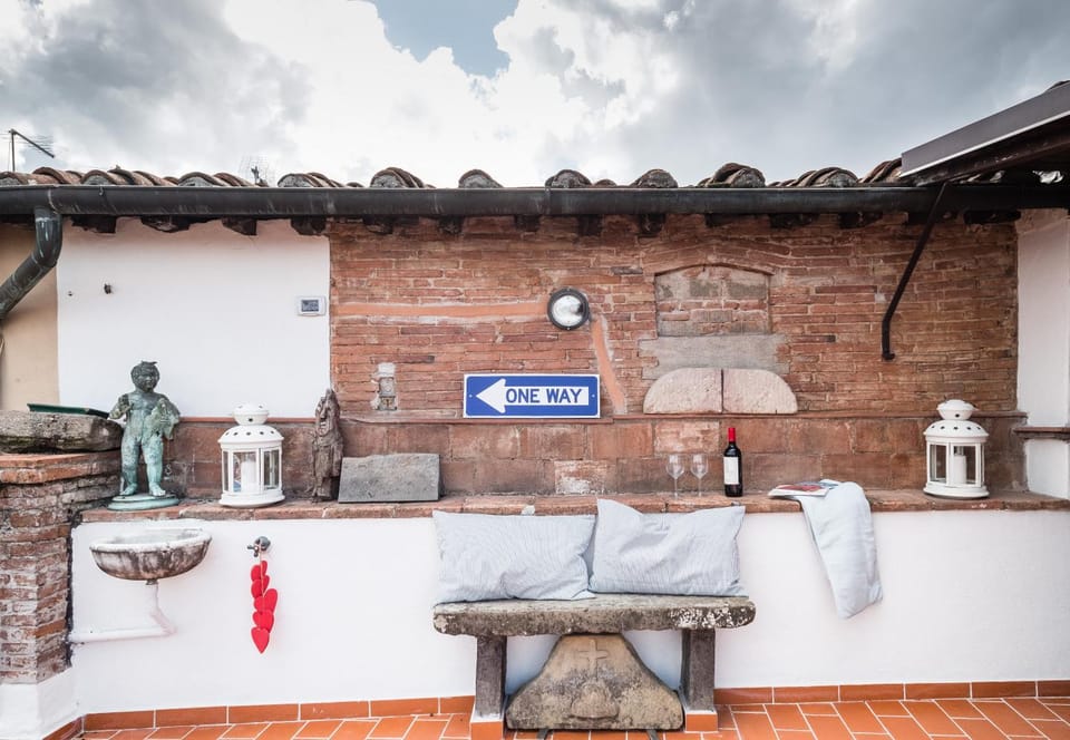 Rise and Smile Charming Penthouse Apartment in Capannori