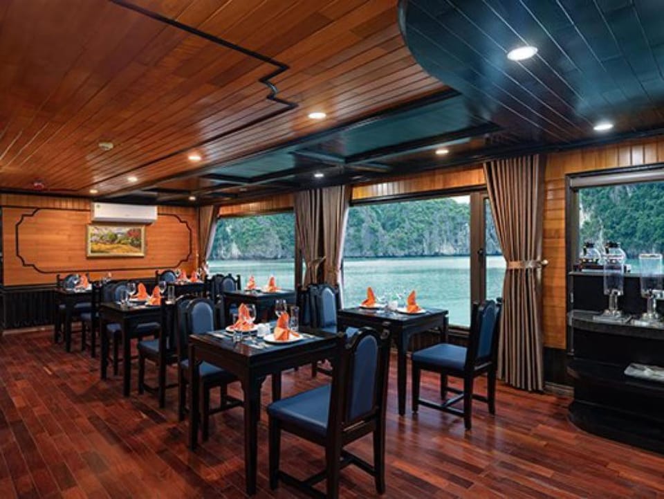 Restaurant/places to eat, Seating area