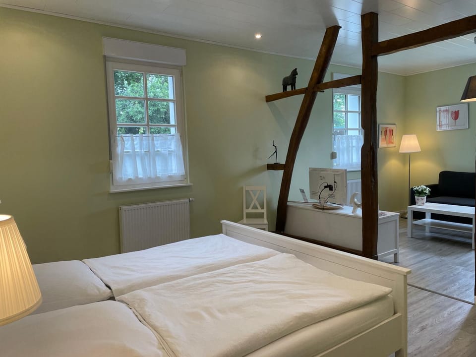 Bed, Living room, Photo of the whole room, Bedroom