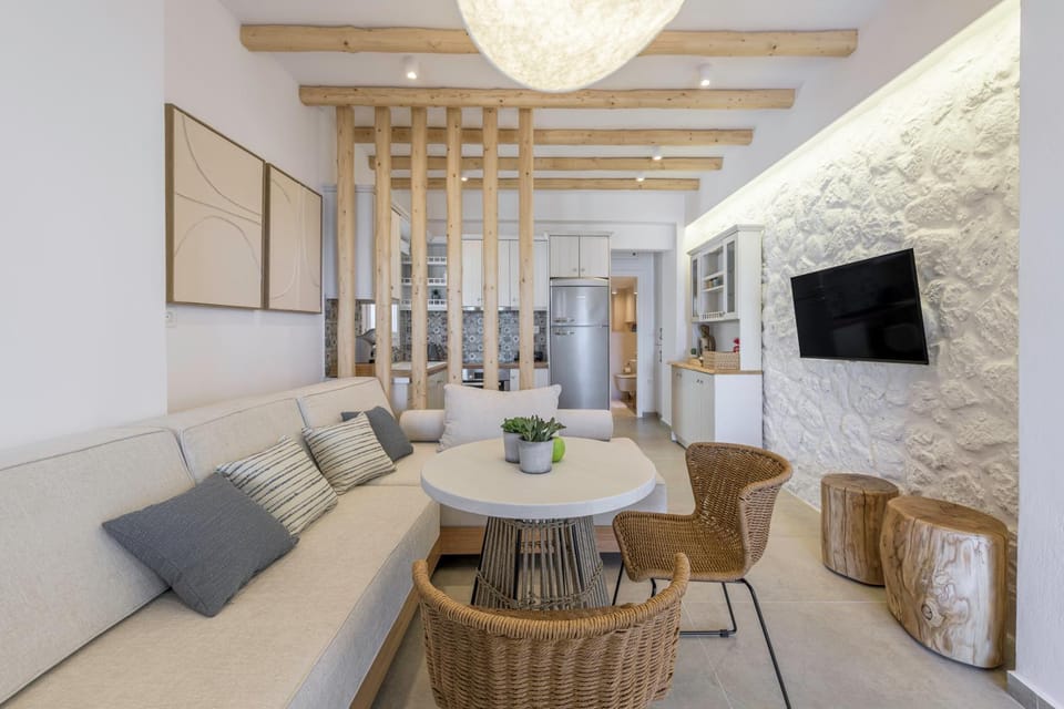 Michalakis Seaside Suites Apartment in Pollonia