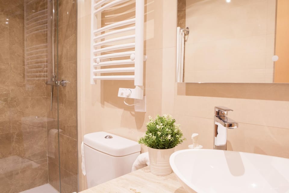 Shower, Bathroom
