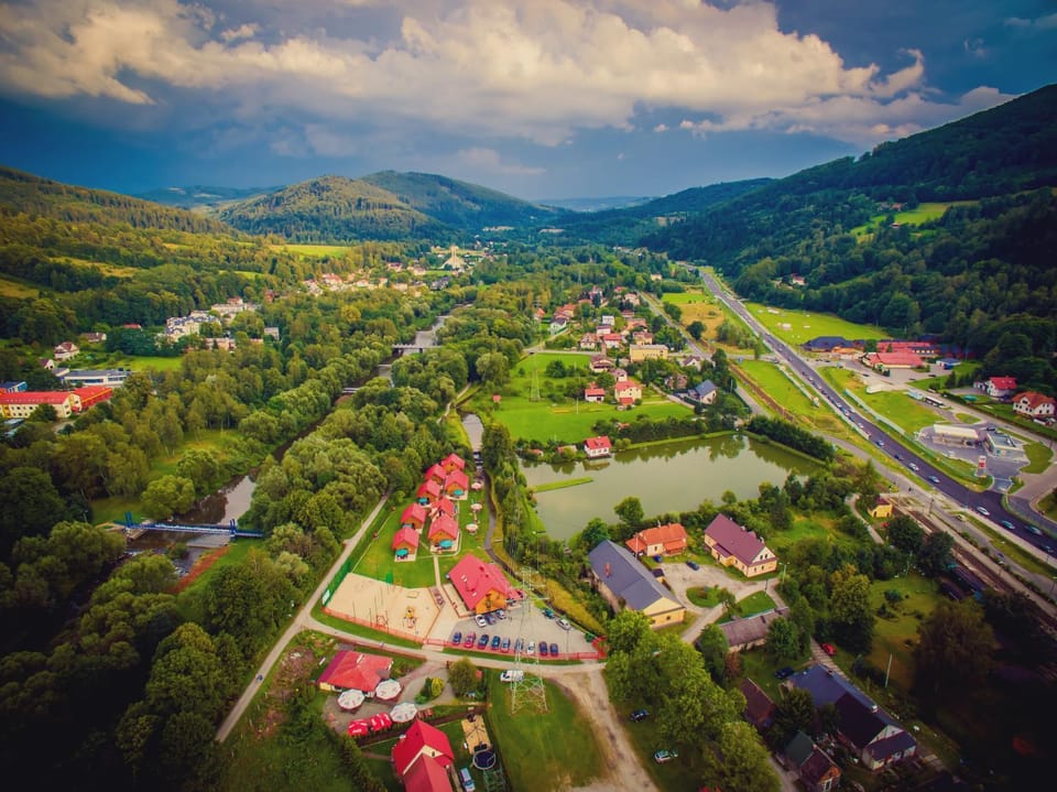 Neighbourhood, Bird's eye view, BBQ facilities, Children play ground, Fishing, Fishing, Garden, Horse-riding, Horse-riding, Ski School, Ski School, Skiing, Tennis court, Hiking, Hiking, Cycling, Cycling, Meeting/conference room, City view, Garden view, Lake view, Landmark view, Mountain view, River view