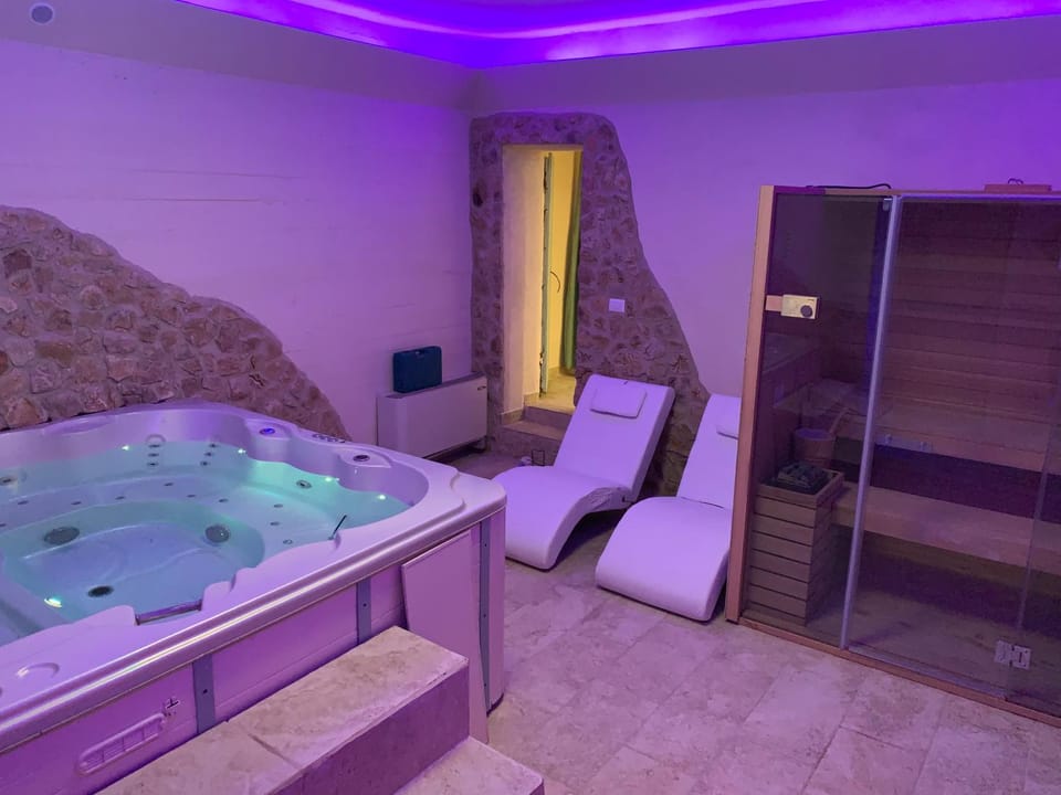 Massage, Sauna, Sauna, Steam room, Spa and wellness centre/facilities, Spa and wellness centre/facilities