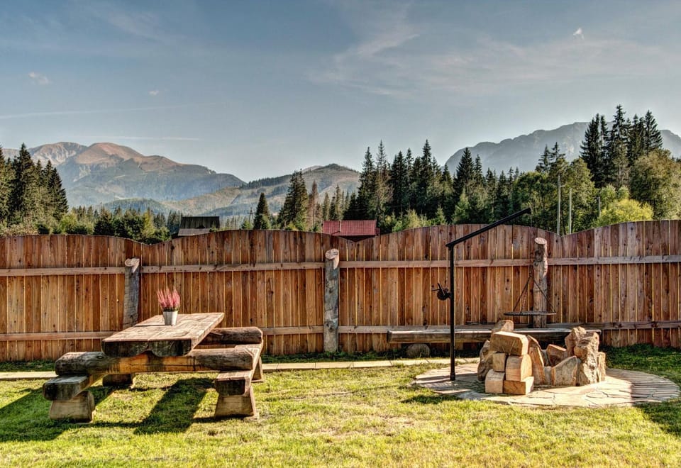 Garden, Mountain view