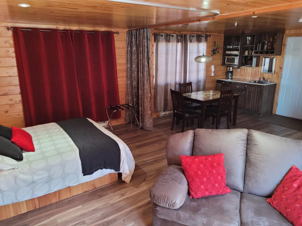 Bed, Kitchen or kitchenette, Living room, Photo of the whole room