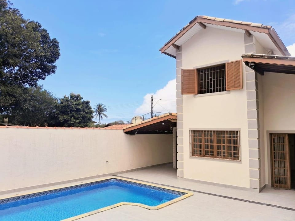 Casa Sapê com Piscina — 3 Quartos, 10 Pessoas, 2 Quadras do Mar House in State of São Paulo