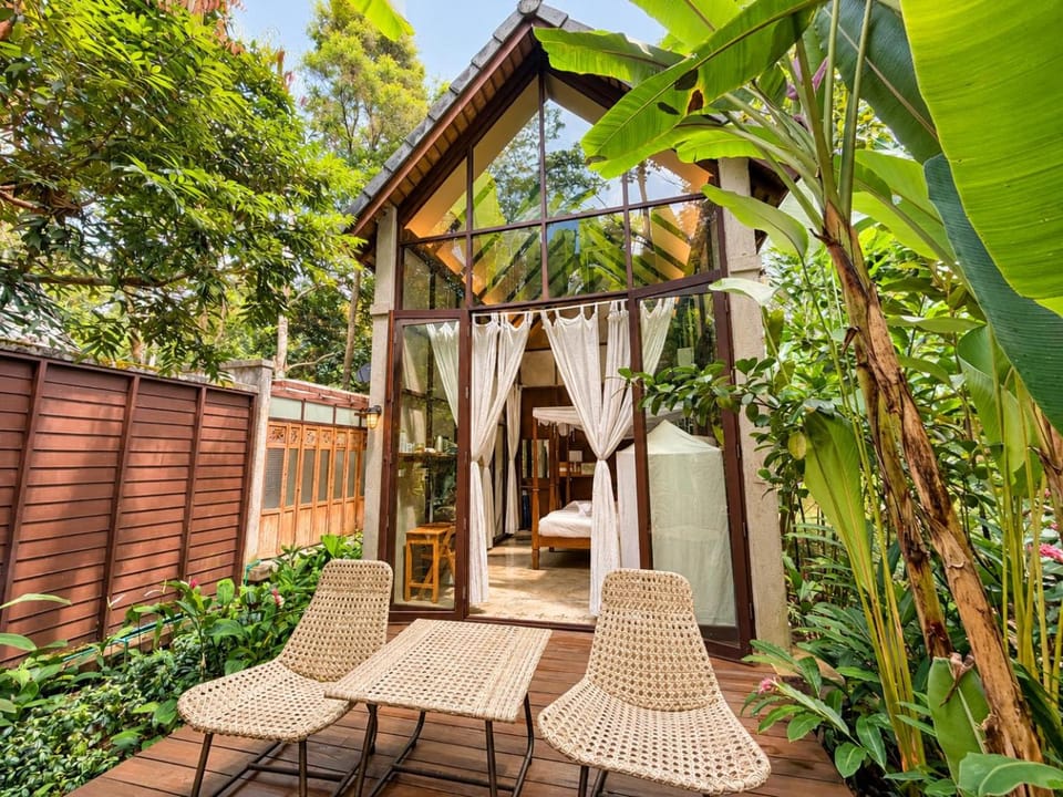 Property building, Garden, View (from property/room), Balcony/Terrace