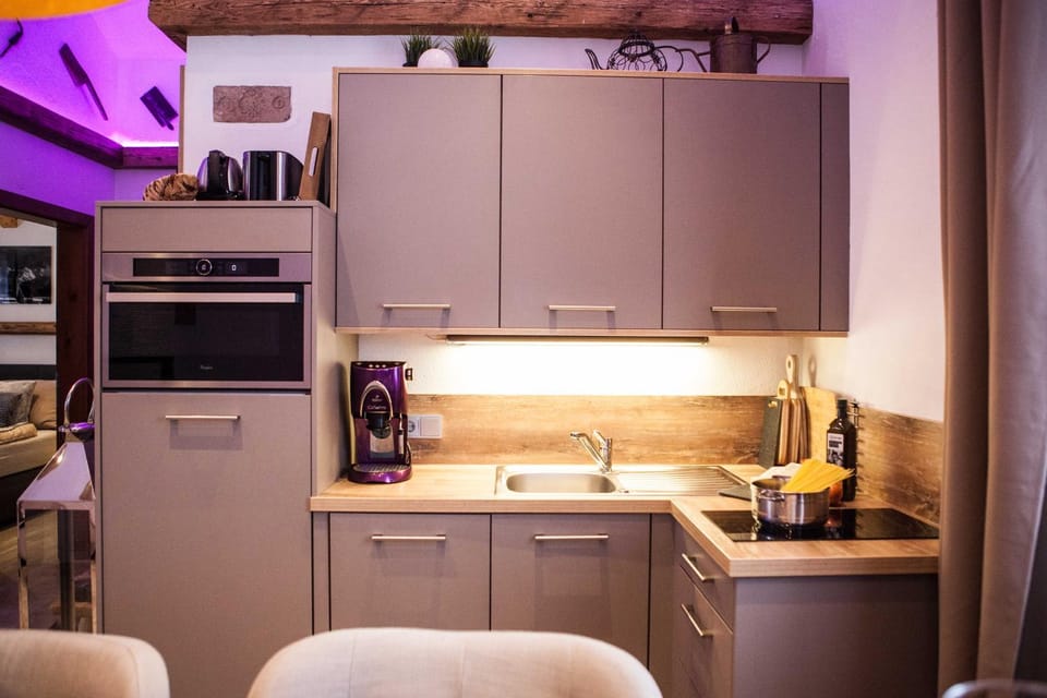 Coffee/tea facilities, Kitchen or kitchenette