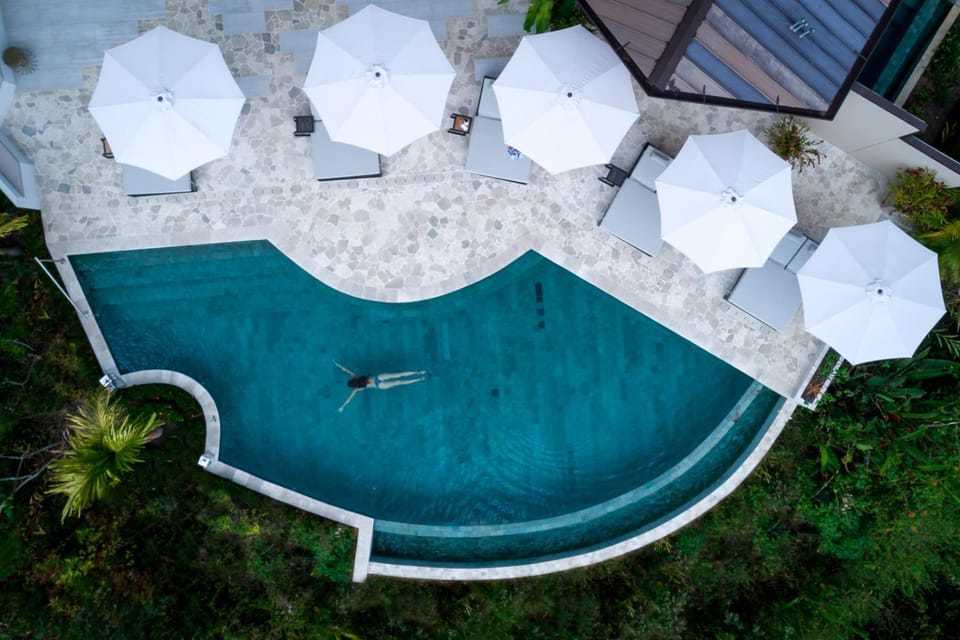 Swimming pool, sunbed