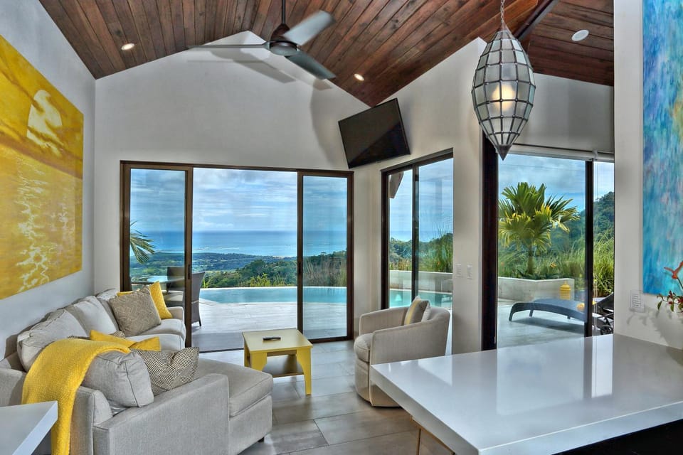 Kitchen or kitchenette, Landmark view, Sea view