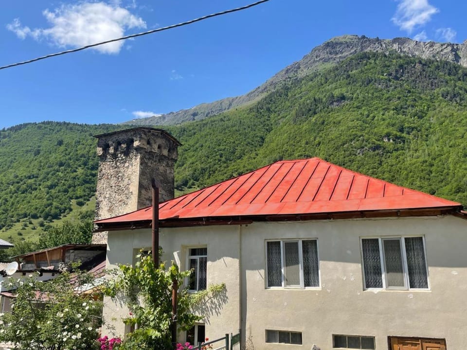 Jimsher Naveriani Guesthouse Bed and Breakfast in Georgia