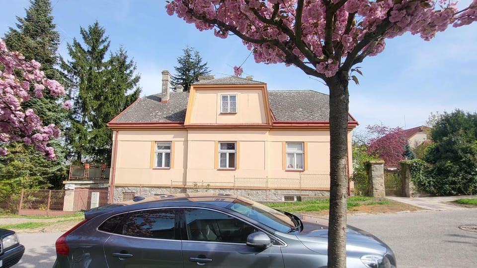 Quiet and spacious apartment with free parking and garden just a few minutes walk from the centre of Znojmo Apartment in South Moravian Region