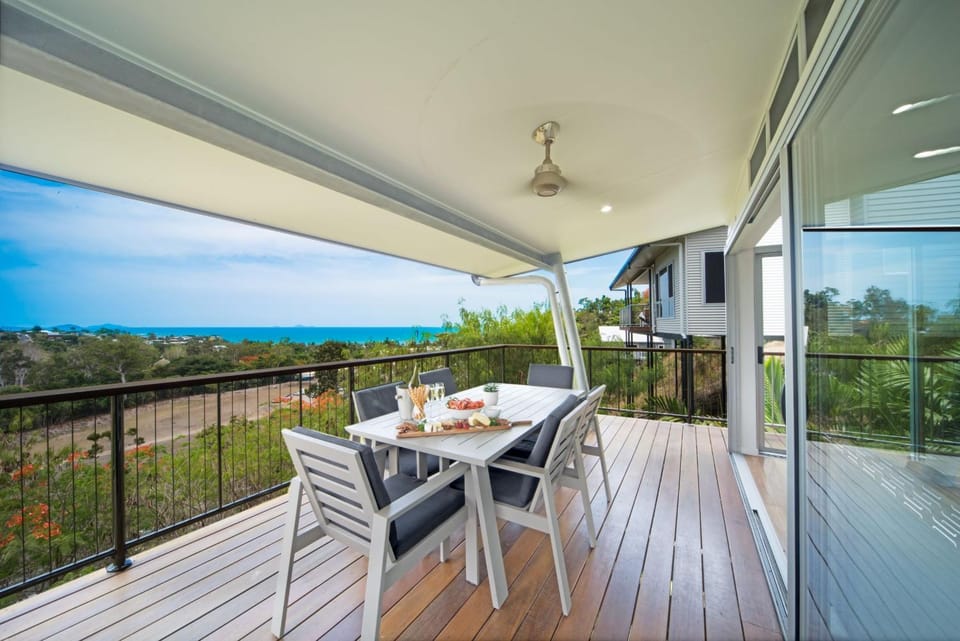 Oleander Holiday Home - Airlie Beach House in Airlie Beach
