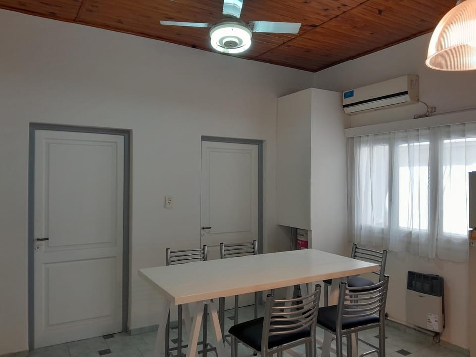 fireplace, kitchen, air conditioner