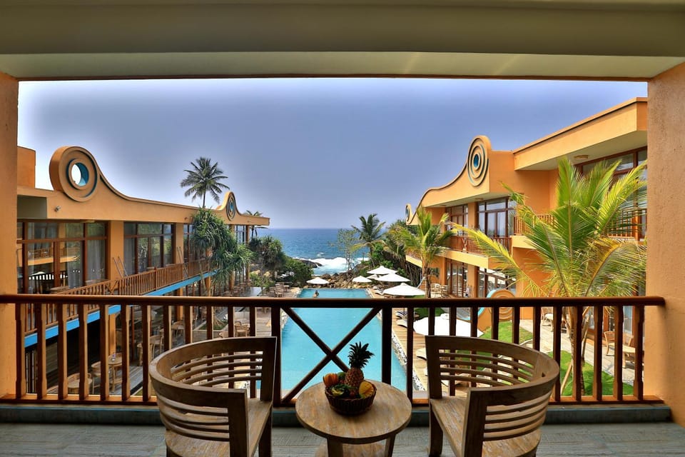 Pool view, Sea view